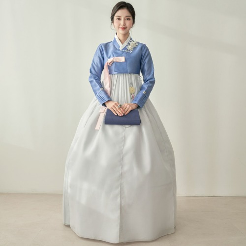 White Hanbok No. 395 Luxury Solo Female Wedding Guest Adult Female Elegant Traditional Hanbok